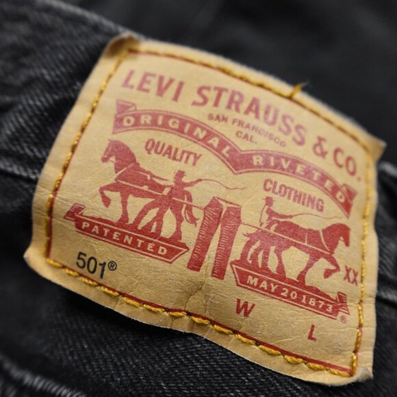 Levi’s 501 Cutoff Denim Shorts Women’s W32 Black Vintage Raw Hem - Picture 3 of 11